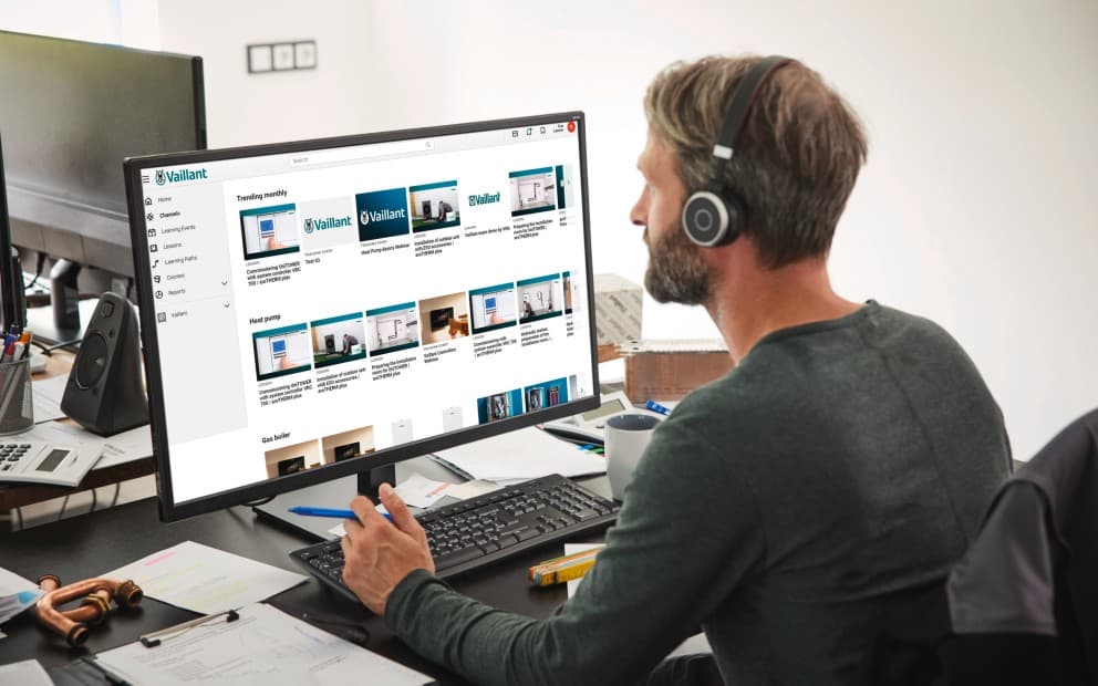 Installer in front of Vaillant Academy